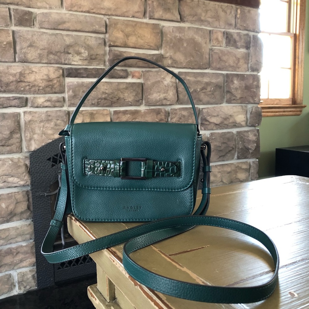 RADLEY LONDON
Agnes Street Small Leather Flapover Crossbody - Picture 3 of 7